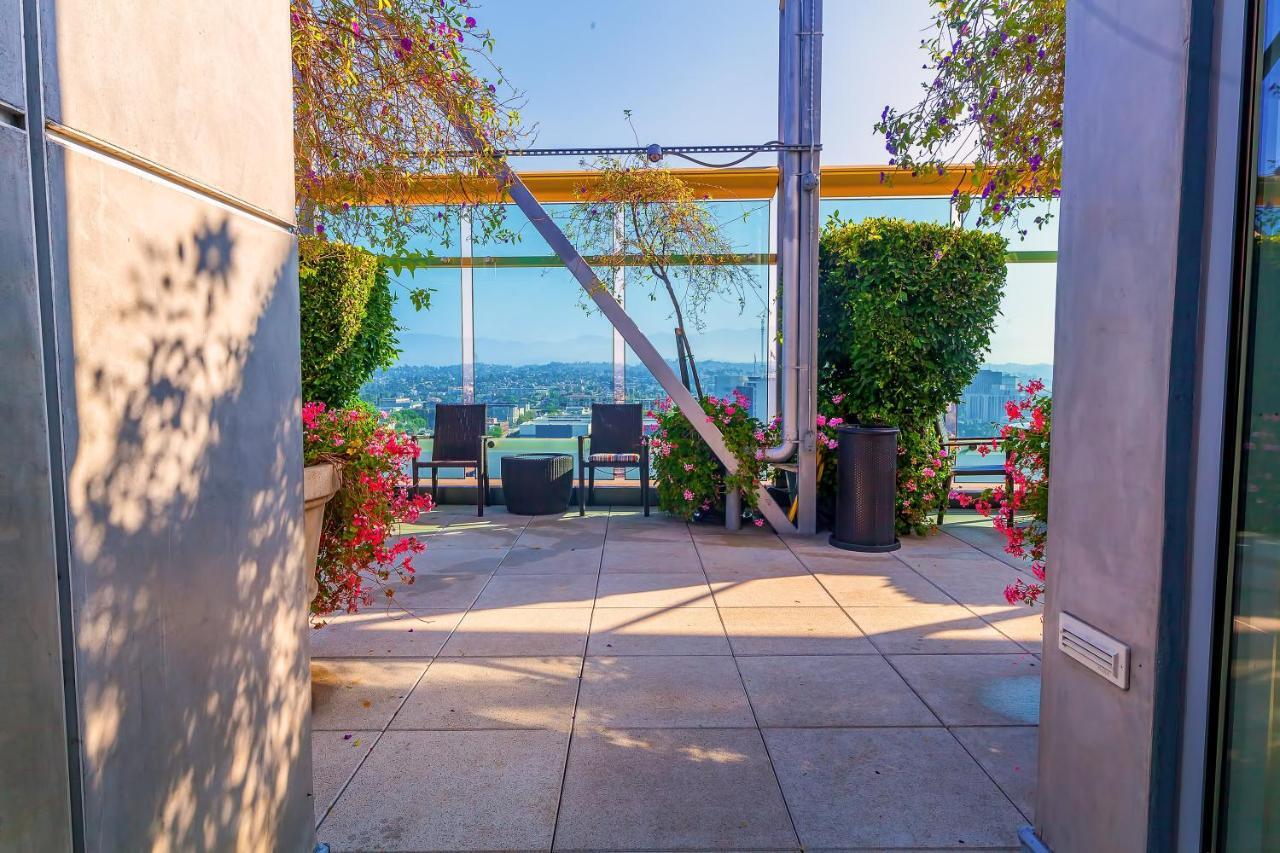Tenten Wilshire Los Angeles